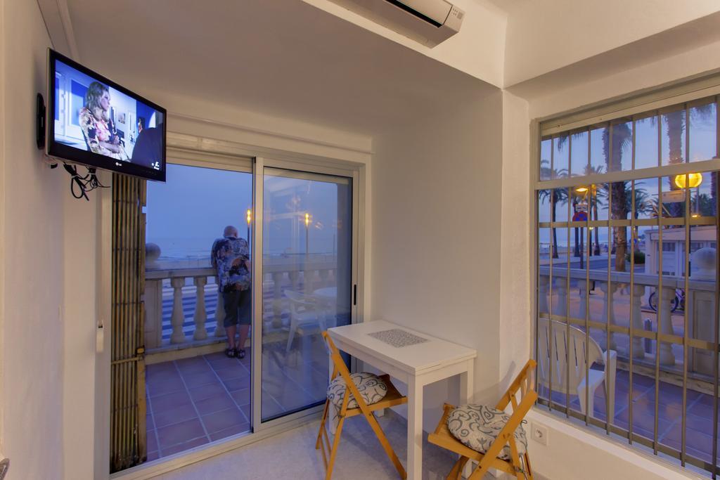 Apartamento Miramar Салоу Екстериор снимка